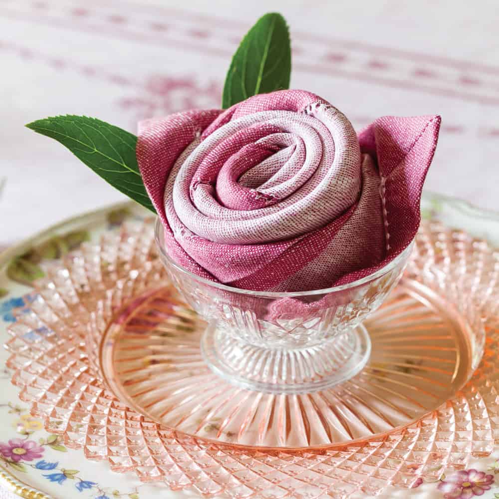 How to fold a Paper Napkin into a Flower Bud – Food and Tools